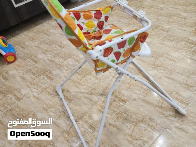 كرسي طعام شبه جديد
