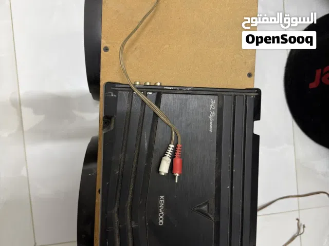 للبيع bass سيارة (Subwoofer) 1300W نضيف مع Kenwood 720W MPF