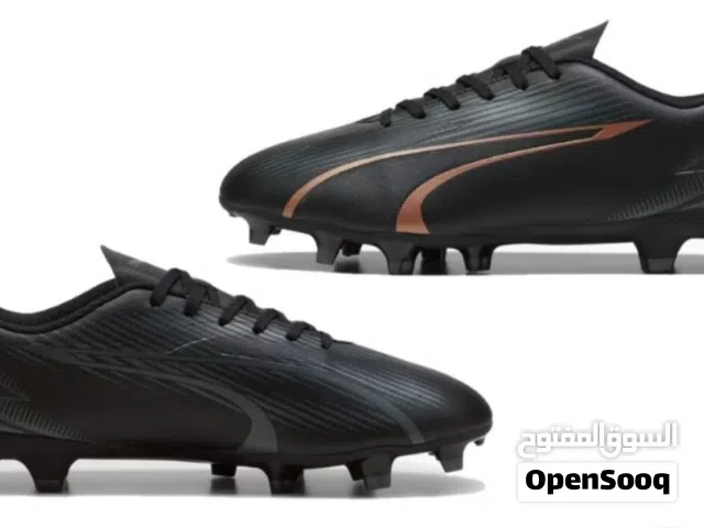 حذاء لكرة القدم جديد من شركة بوما متوفر مقاس : 42