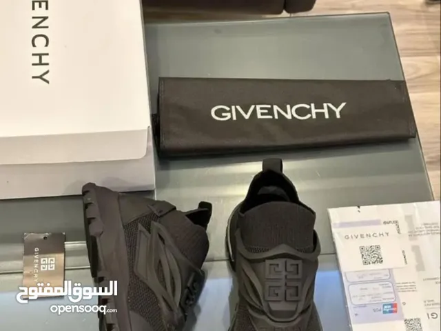 سبيدرو ماركة جيفنشي بالباكو والكيسة للبيع