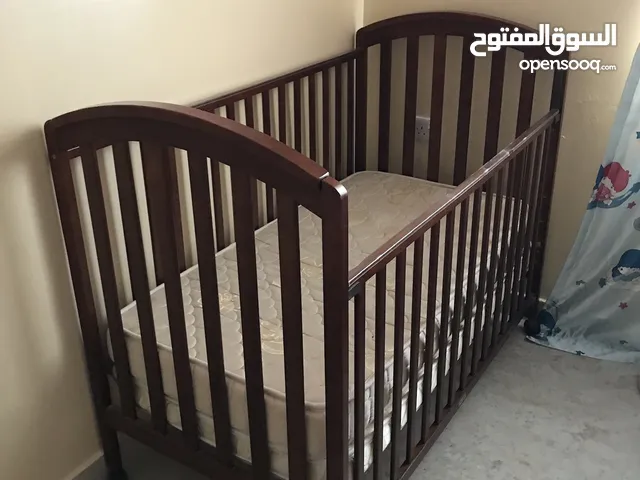 سرير طفل عدد 2 baby bed