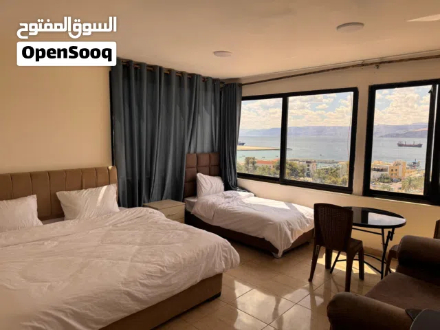 شقق فندقية نظيفة على البحر وبجانب السوق، موقع ممتاز، مطاعم، موقف عام، بلكونات، انترنت، مكيفات.