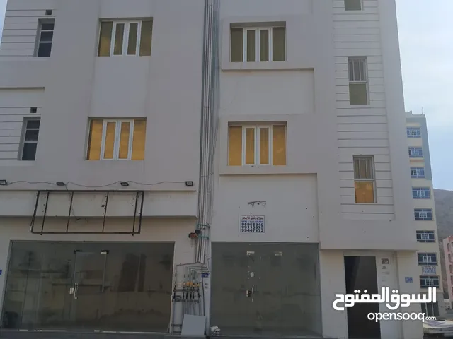 محلات للايجار جنب بعض في المحج العامرات الخط 2 مقابل مول مارت Shops For Rent