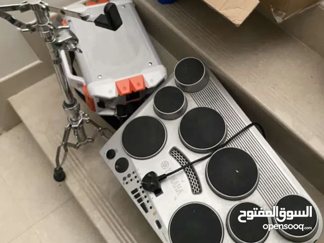 طبل إلكتروني من شركة Yamaha