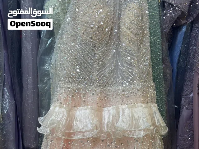 فستان جديد للبيع