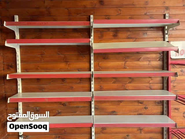 رفوف تعليق بالحائط وطاولة خشب لاتيه 18تفصيل مع رخام