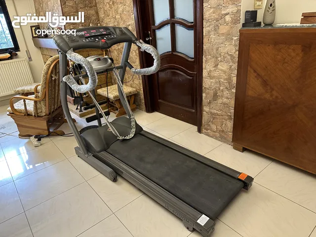جهاز جري  treadmill مع اجهزة حرق دهون وايروبيك ومعدة