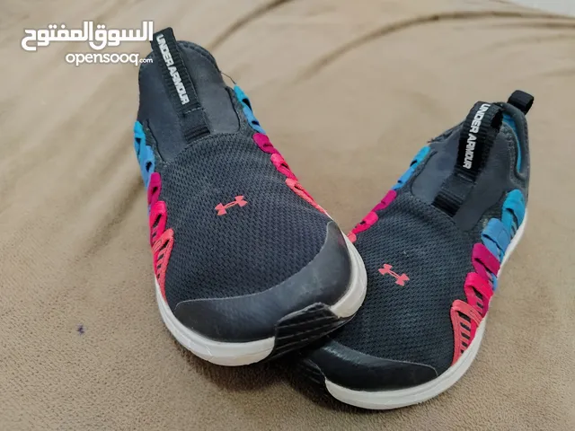 أندر آرمور ماركه اوربيه ضمان اسبوع لون الحذاء الوان المكان الديوانيه