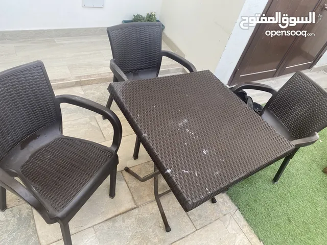 طقم كراسي وطاولة