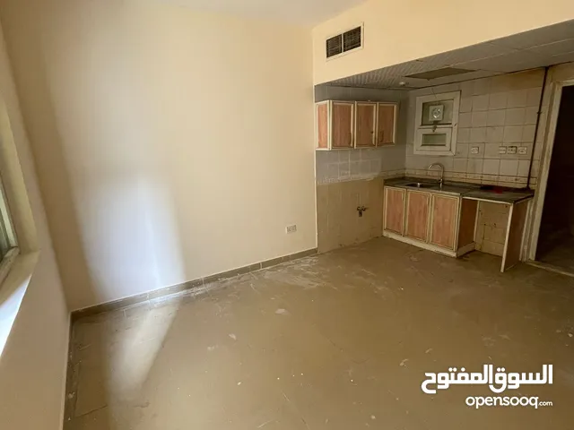 1100 ft Studio Apartments for Rent in Sharjah Al Butina