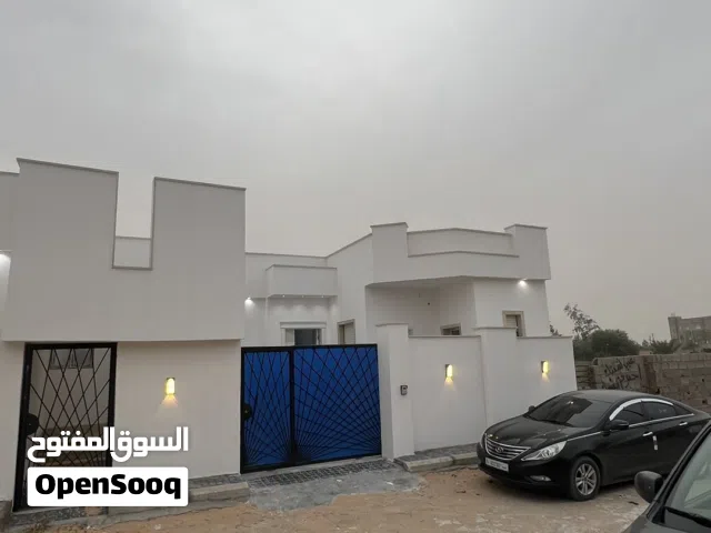 حوش ل ايجار ف عين زارة م مالك طول و الملك لله