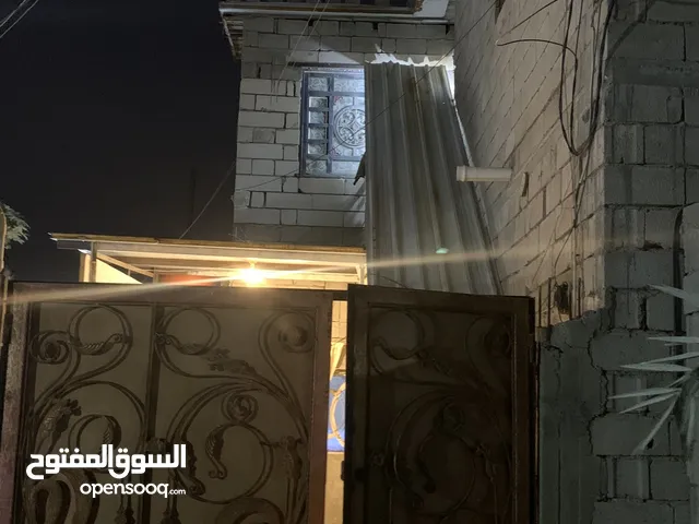 130 m2 4 Bedrooms Townhouse for Sale in Basra Abu Al-Khaseeb