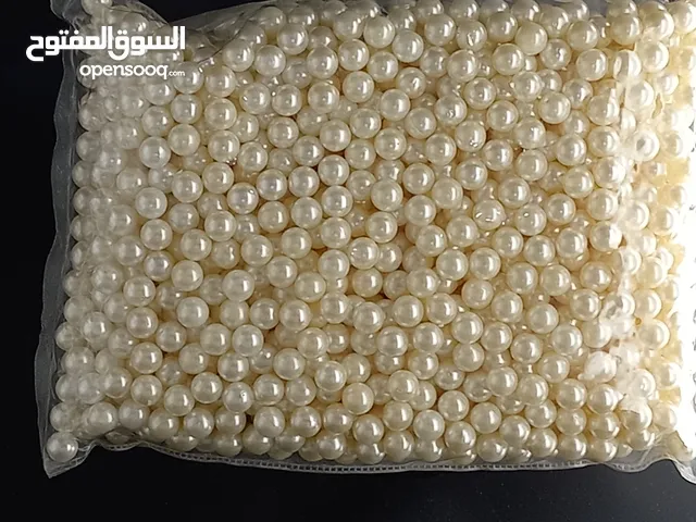 حبات لولو صناعي كاملةغير مخروم وزن نصف كيلو مناسب لأعمال مباخر الاكريليك والدزات والهدايا والكماليات