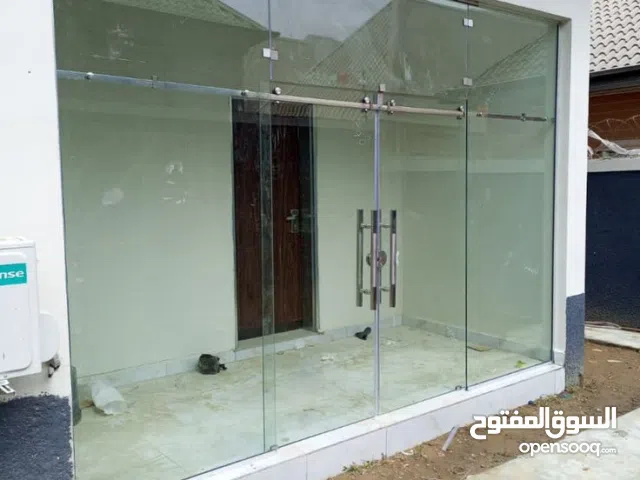 تفصيل وتركيب زجاج زجاج سيكوريت للمحلات سعر واجهات زجاج سعر حواجز زجاج زجاج محلات جاهز تركيب زجاج