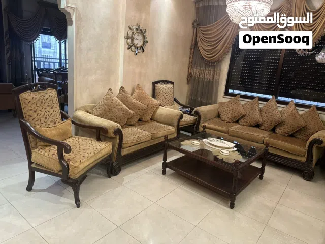 طقم كنب بحالة جيدة