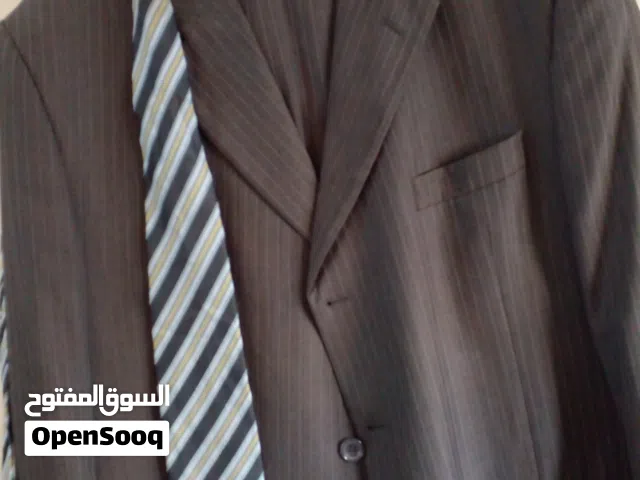 بدلة رسمي بحالة ممتازة واضح الحالة