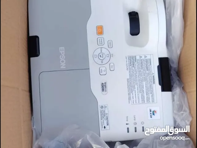 بروجكتر مستعملة نظيفة جدا