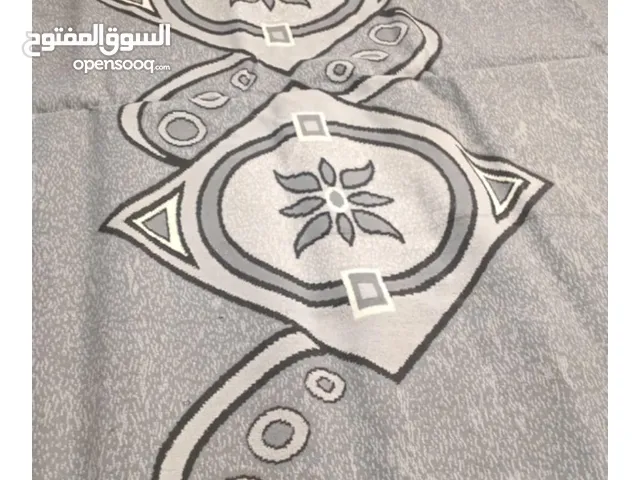 سجاده لون سكني مستعمله شي بسيط خامه ولا اروع