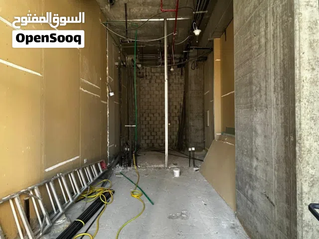 محل تجاري مع فترة سماح للإيجار في الشرق