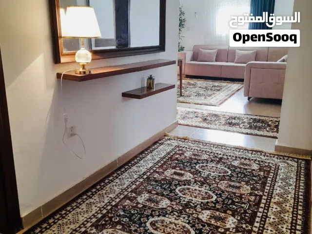 شقه في بن يونس شارع المدارس الخاصه  كافي حليب شاهي   الدفع كاش
