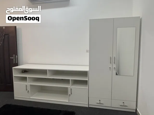 طاولتين للبيع + كبت