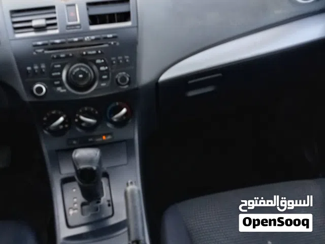 2012 مازدا 3 Standard