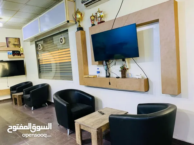 صالون مقهى او مكتب او منتزه تجليد جديد