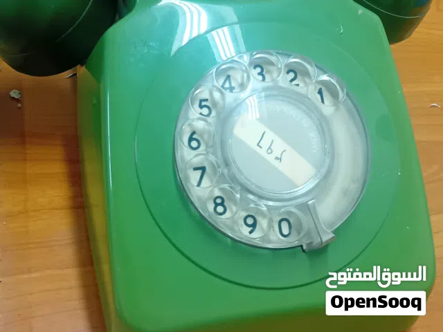 تلفون نوعيه قديمه جدا  يصلح انتيكه صناعه انجليزيه  شغال 100 بال 100 عل الفحص