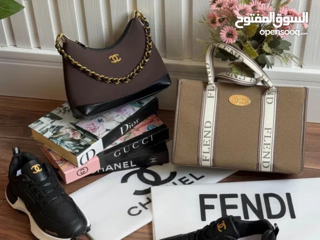 اطقم شوزات مع شنط