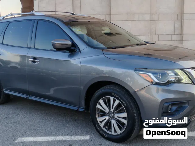 2017 نيسان باثفايندر SL
