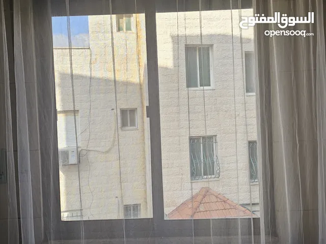 ستائر شبه جديدة بسعر مغري
