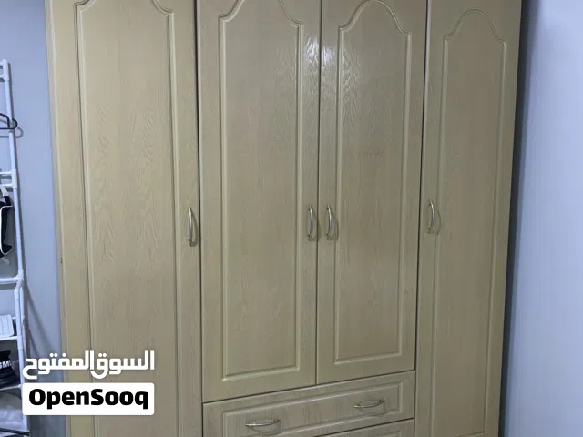 خزانة ملابس للبيع