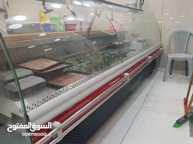 ثلاجة عرض 3 متر للبيع شغالة و نظيفه