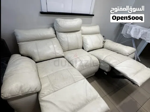 للبيع صوفا سنمائينه لثلاث اشخاص