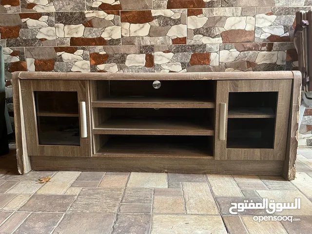 طاولة تلفزيون