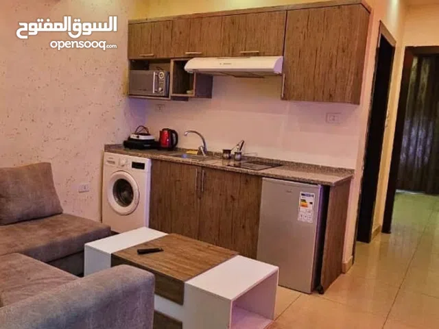 استديوهات فخمة  للإيجار اليومي و الشهري (يمنع الكابلز) (بأسعار منافسة ) خدمة 24 ساعة