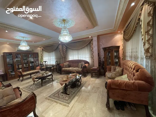 244m2 4 Bedrooms Apartments for Sale in Amman Um El Summaq