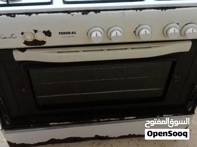 غاز خمس عيون  بحالة جيدة راسين شغالتن الباقي بحاجة صيانة. وتنظيف فقط الفرن شغالة مية مية