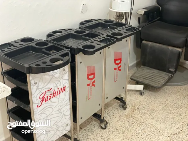 3كراسي حلاقة2كراسي استراحة3حاملات عدة