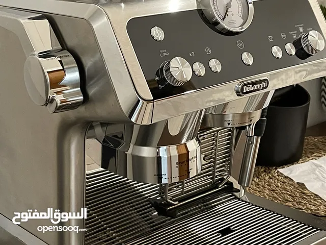 ديلونجي مكينة تحضير القهوة (اسبيشيليستا) الايطاليه فضي EC9335.M
