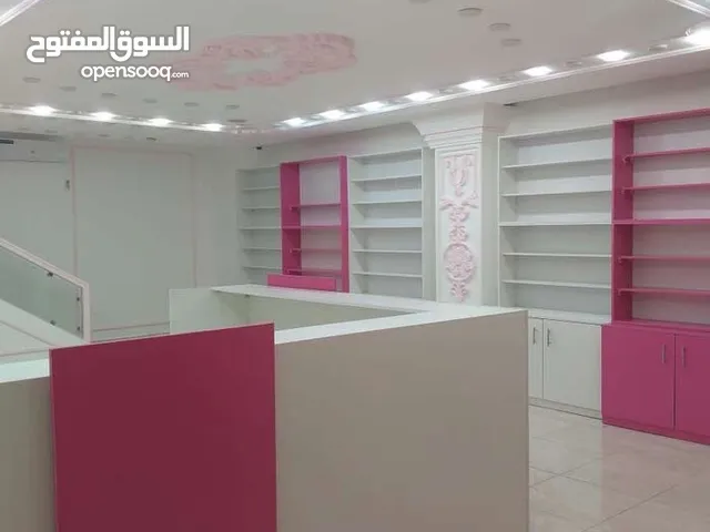 ديكور محل بحاله جديد للبيع كامل