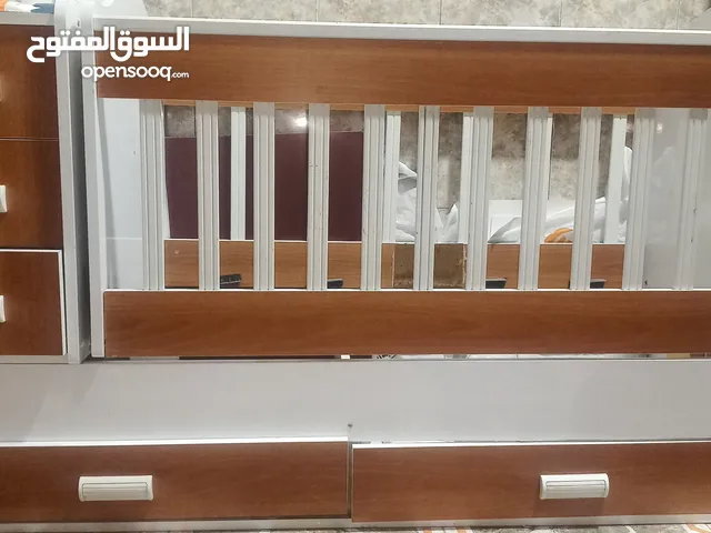 سرير اطفال