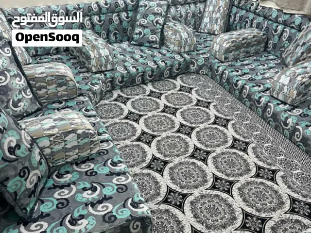 مجلس ع غرفه 3*4 ع 3زوايا يعني منه 12 متر