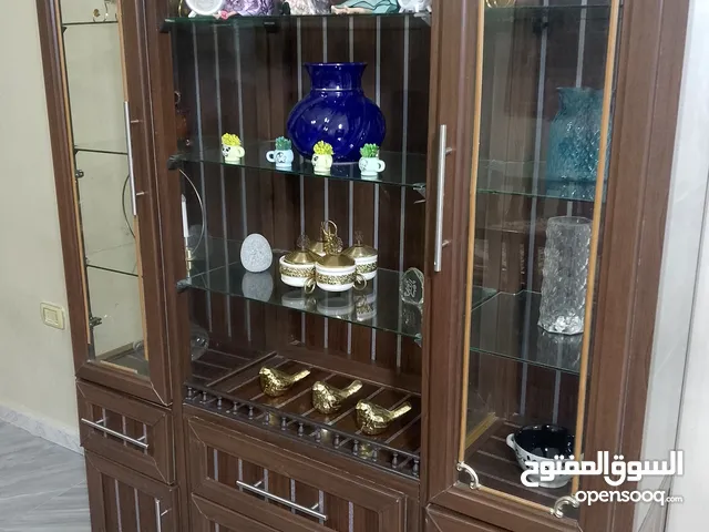 بوفيه للبيع.