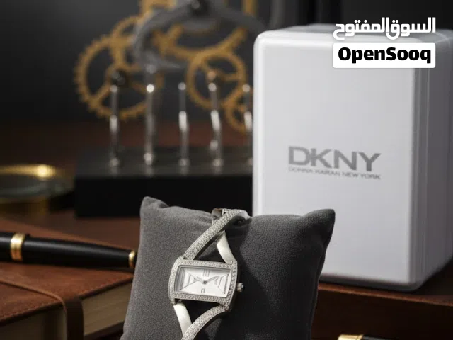 ساعة DKNY كريستال ساحرة بتصميم سوار مميز