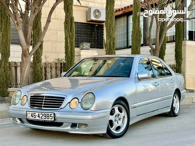 ‎‏Mercedes E200 (2001)