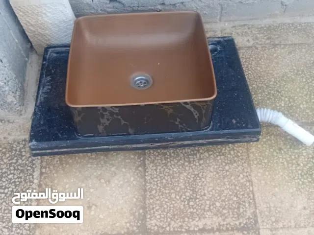مغسلة جرن  استعمال  قليل مع رخامة تحتها جلاكسي بسعر 40 دينار فقط