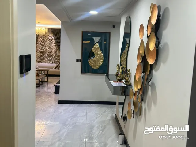 شقة للبيع مساحة 198م في بوابة العراق