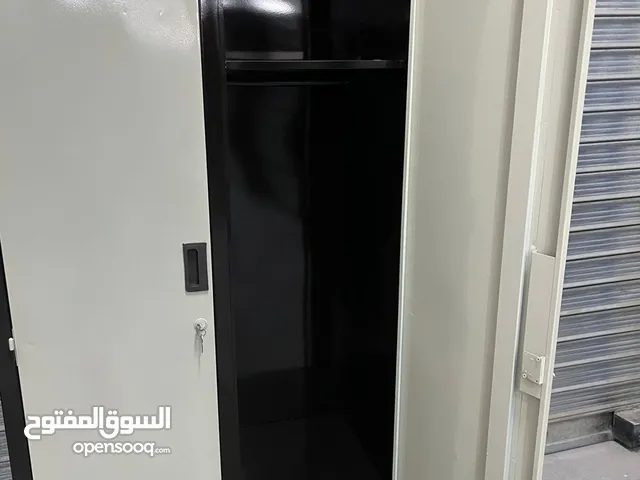 خزانة حديد ضرفتين مع تعليق للملابس