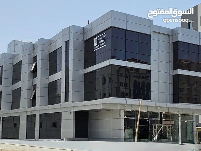 للايجار مساحات تجاريه مفتوحه ف موقع متميز و حيوي شارع 18 نوفمبر العذيبه -open space for Rent